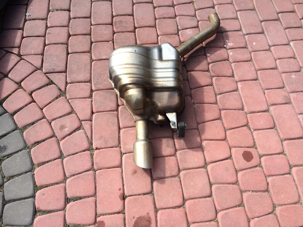 Audi A5 1.8 tfsi wydech koncowy lewa strona Ostrowiec swietokrzyski