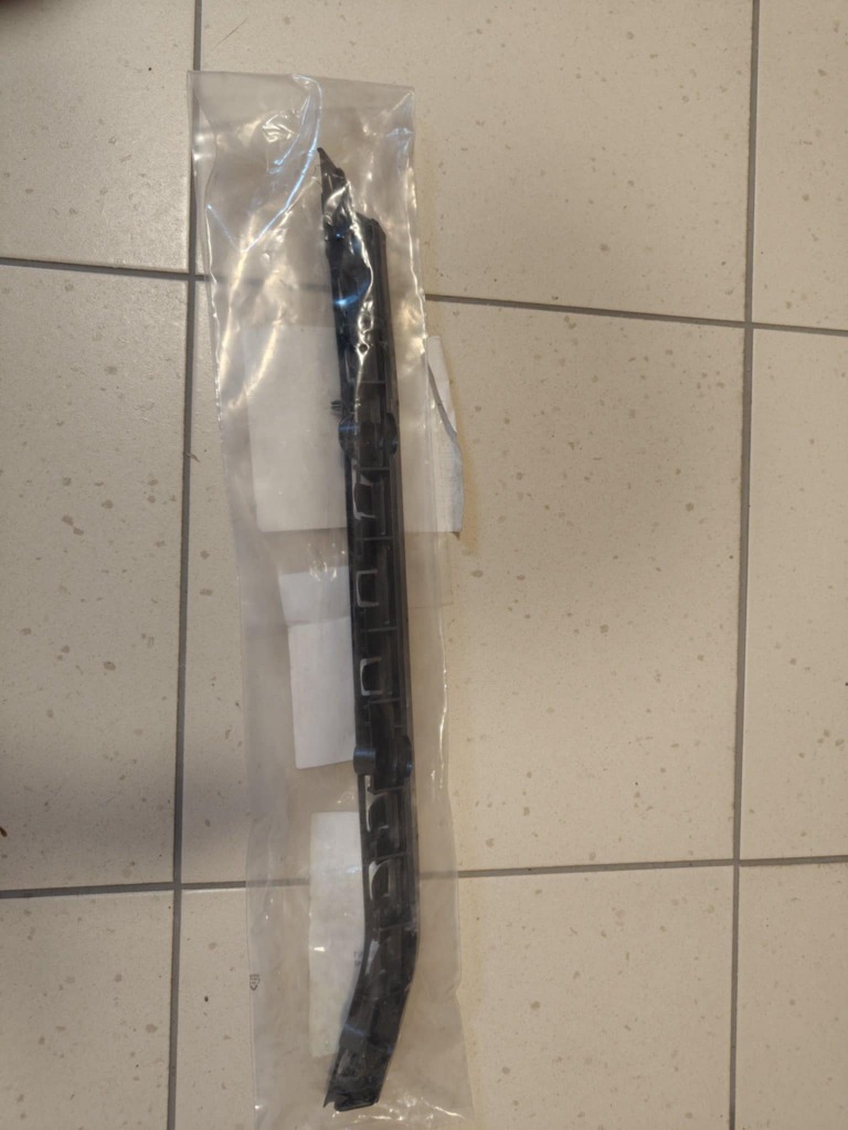 ПРАВИЙ КРІПЛЕННЯ ЗАДНЬОГО БАМПЕРА MERCEDES-BENZ A2048800630 