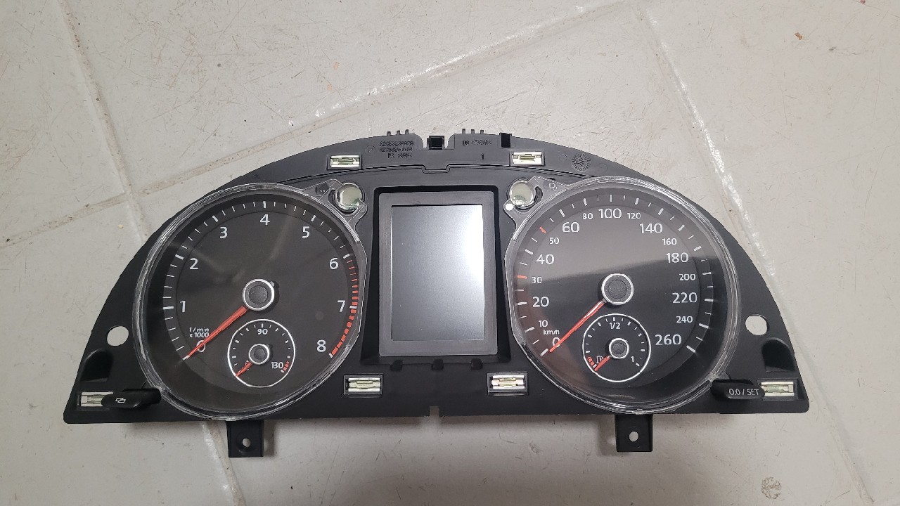 ПРИБОРНА ПАНЕЛЬ ПАСАТ B6, B7 БЕНЗИН 3C0920871R 