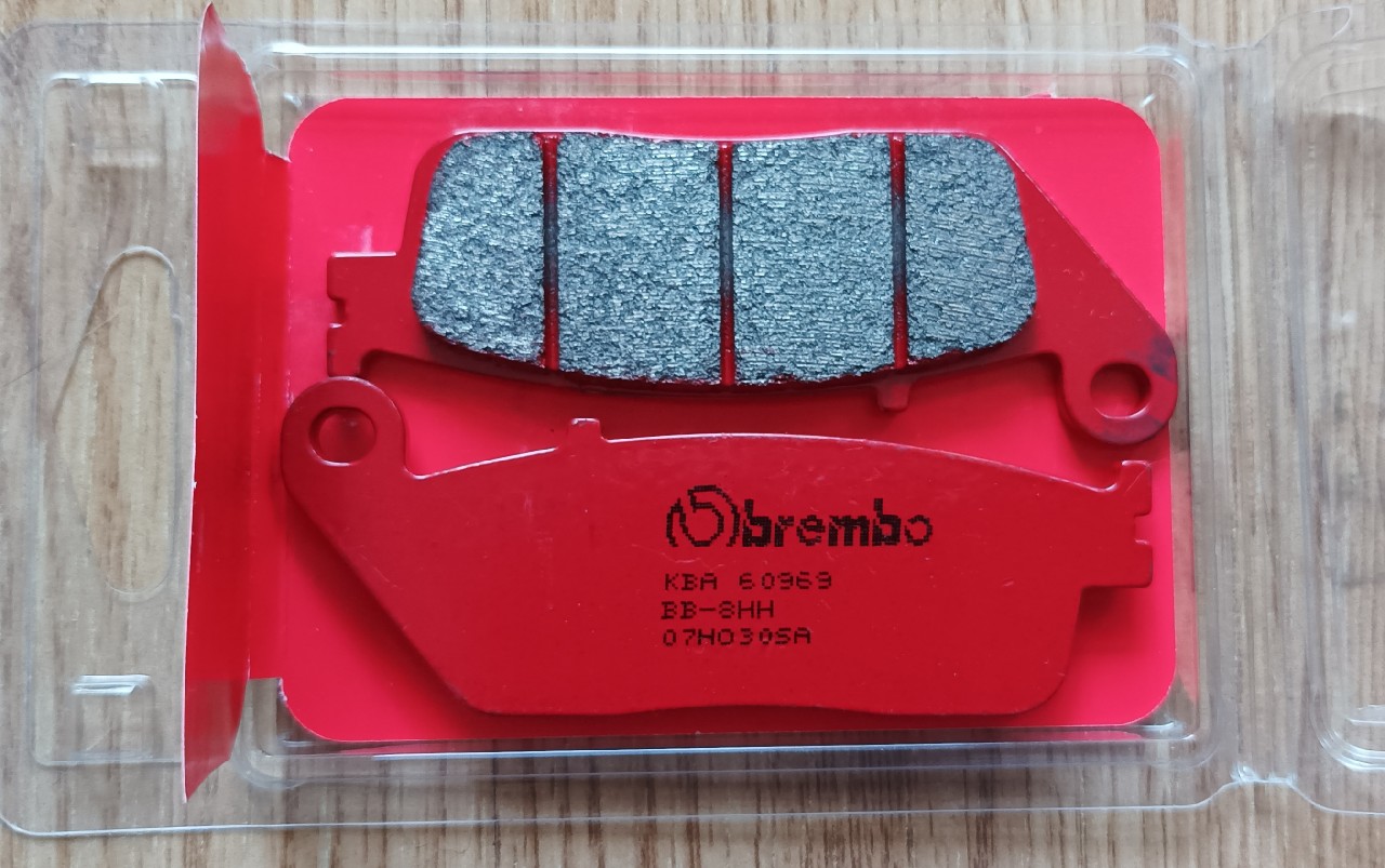 КОЛОДКИ ГАЛЬМІВНЕ BREMBO SINTER 07HO30SA HONDA SUZUKI YAMAHA 