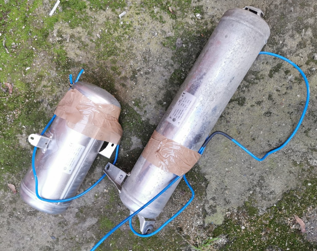 БАК ПОВІТРЯ ПІДВІСКИ VW TOUAREG 7L 7L0616201A 7L0616202A 