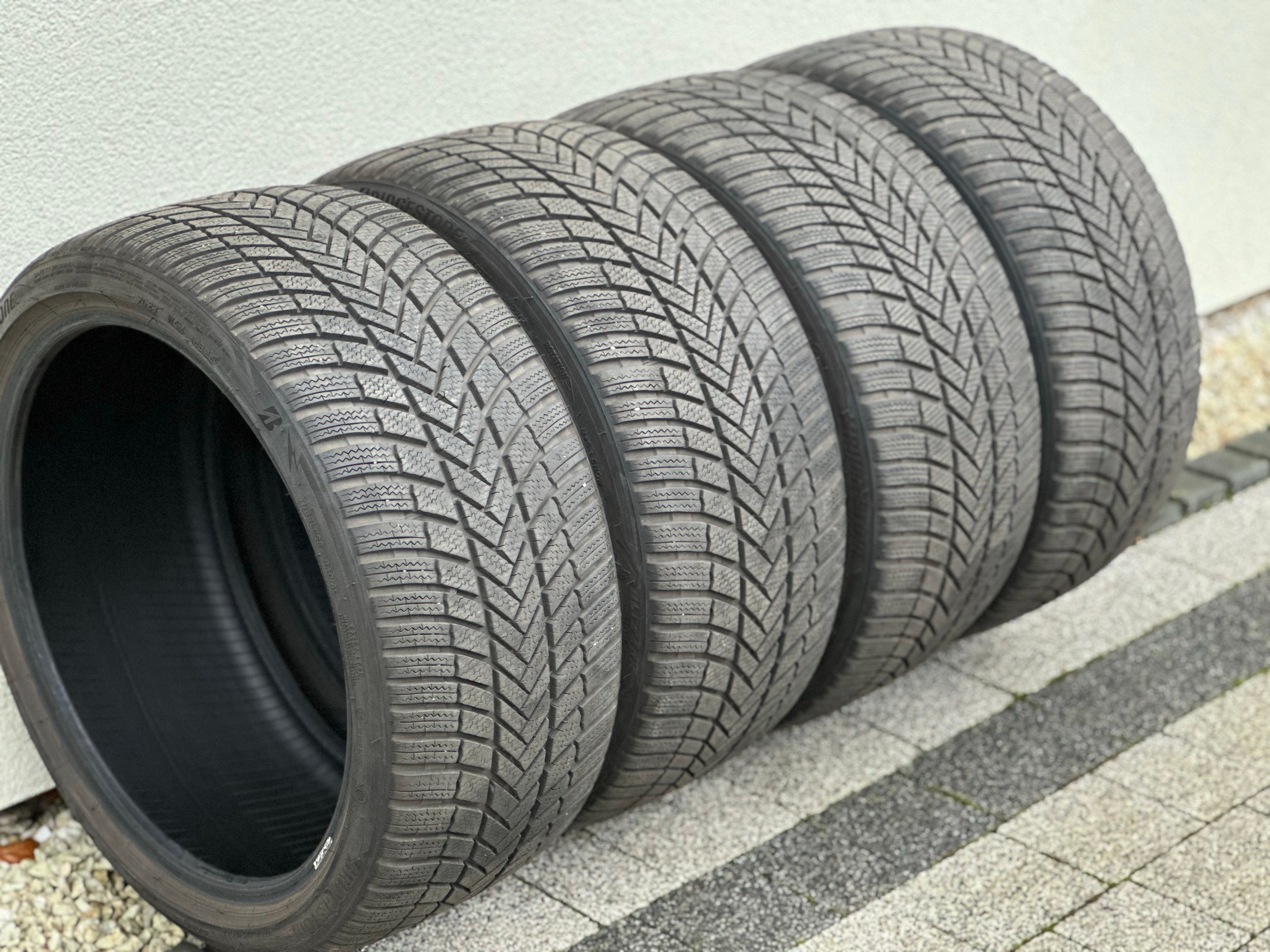 ШИНИ ЗИМОВІ BRIDGESTONE BLIZAK LM005 245/35/19 93W 7-8MM DOT 3922 ДУЖЕ ХОРОШИЙ СТАН 