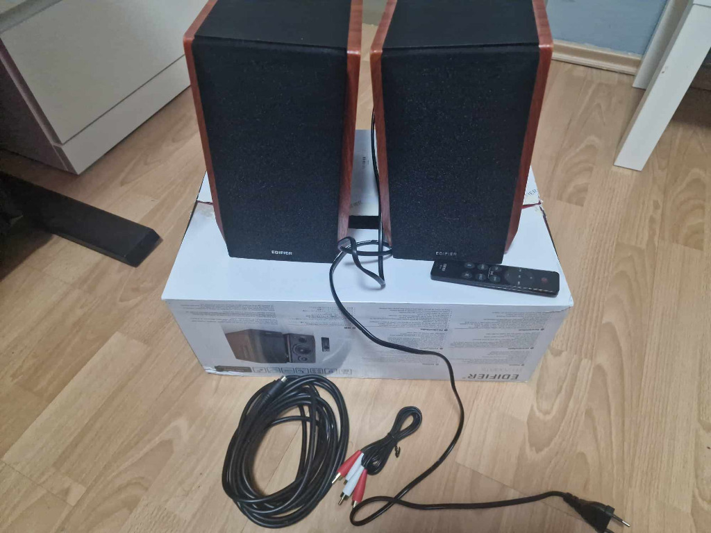 Edifier R1700 BT
