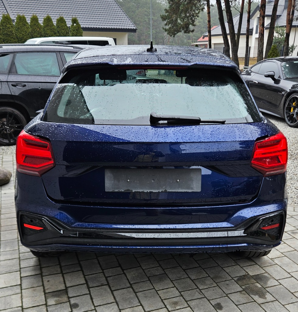 ФАРИ ЗАД AUDI Q2 КОМПЛЕКТ 81A945092B , 81A945091B 
