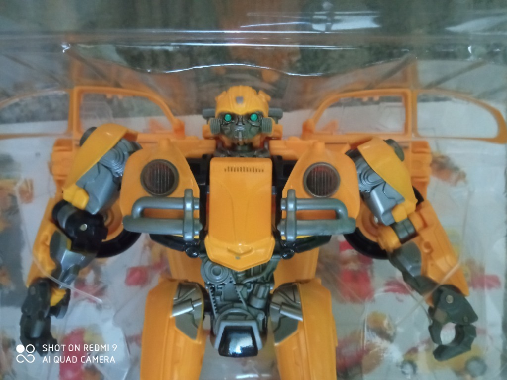 Transformers Studio Series 18 Deluxe Transformers Bumblebee Bumblebee