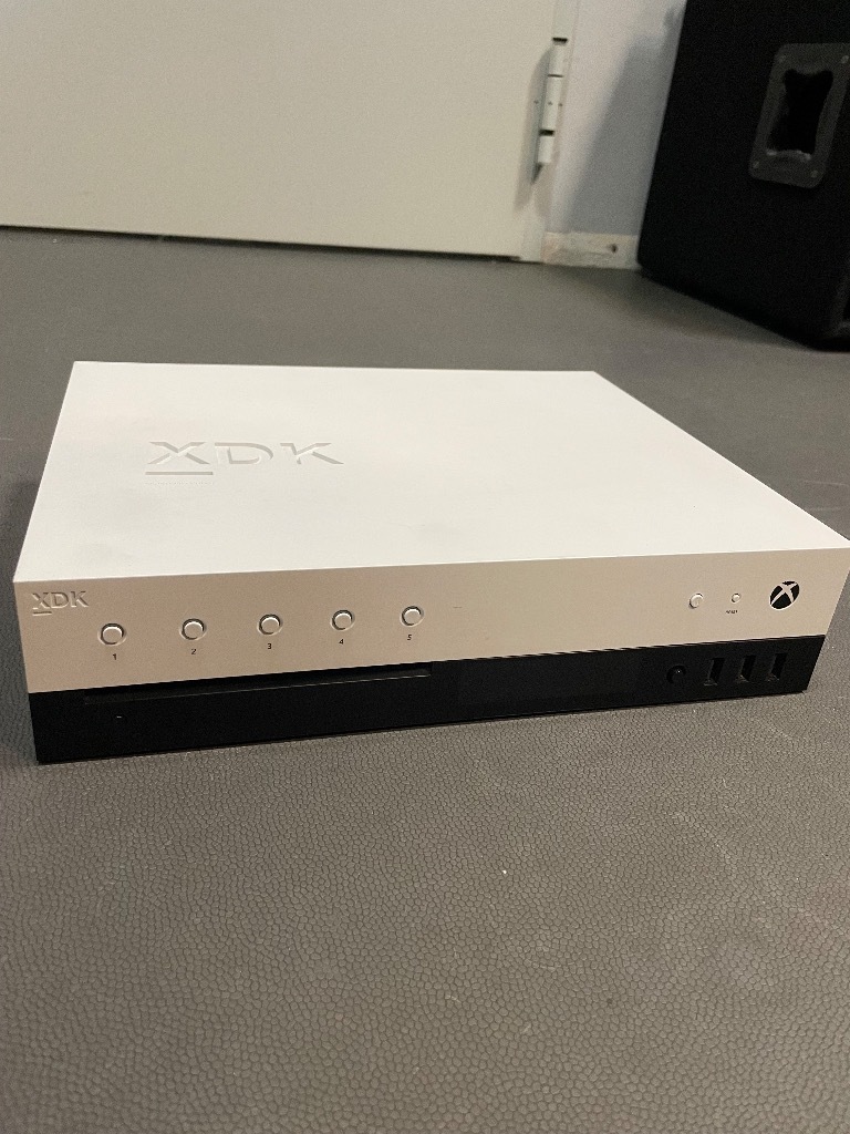 Xbox One X XDK dev kit Warszawa Kup teraz na Allegro Lokalnie