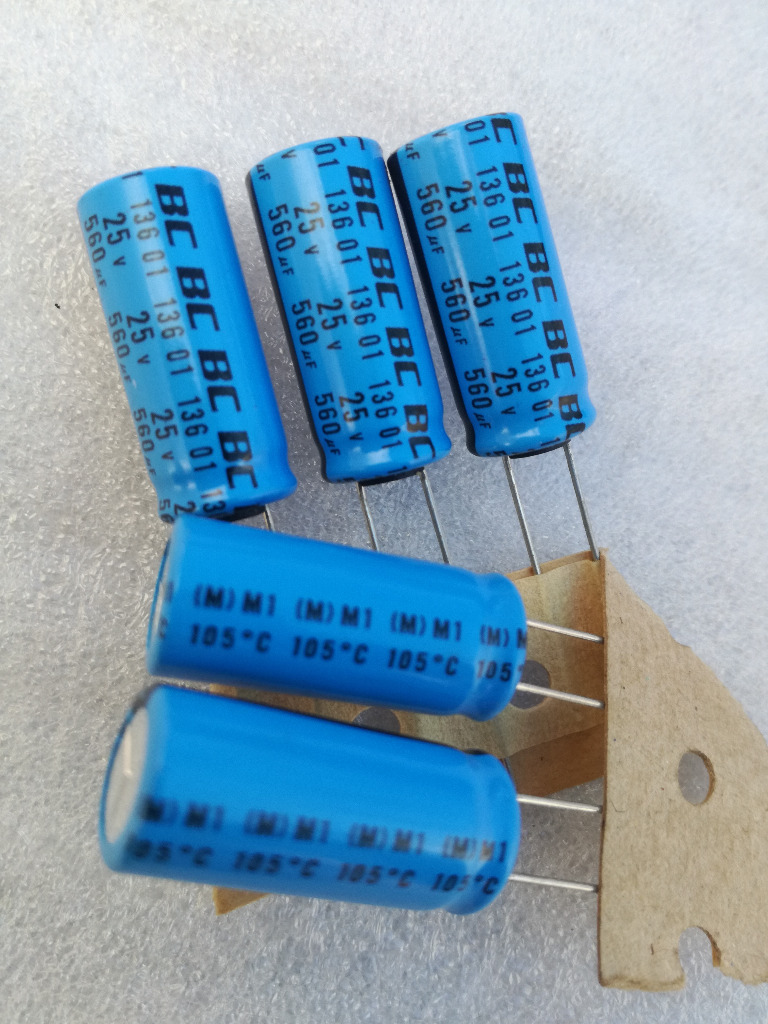Condensatore elettrolitico 1500uf 6.3v 105Âº 10x16mm Radiale 1500mf6.3v105