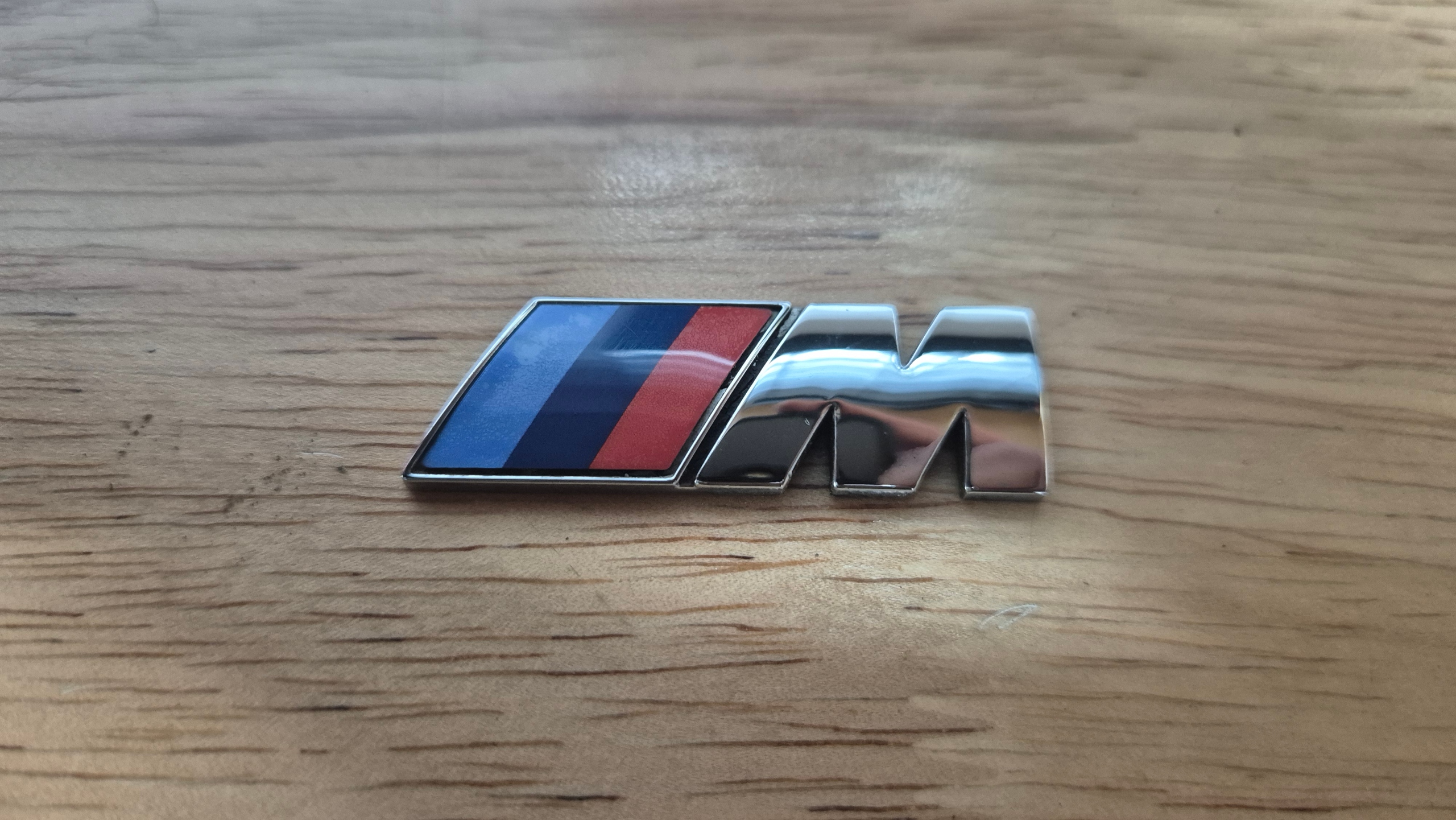 ЕМБЛЕМА ЛІВОГО КРИЛА BMW F20 F30 F32 F36 F82 8058882 