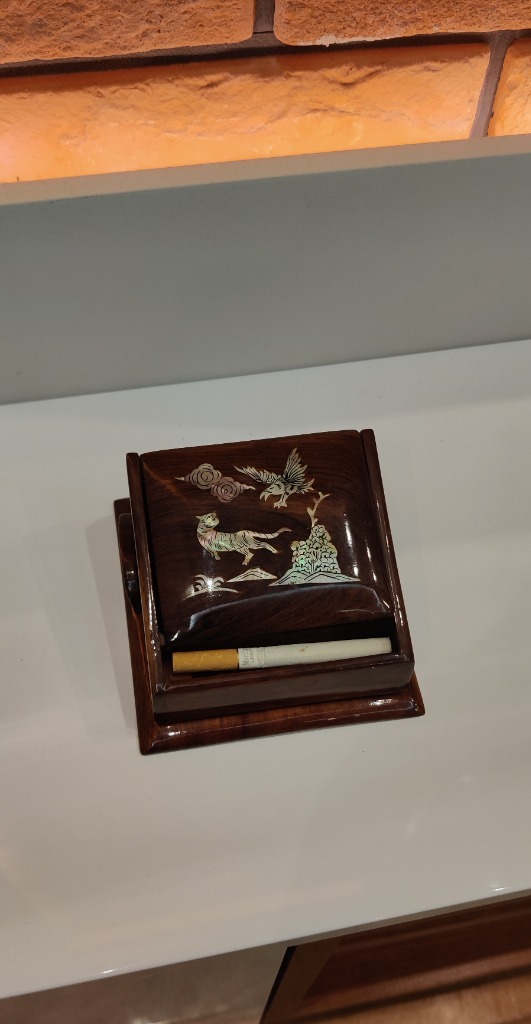 Портсигар деревянный 12x11см от 1 зл.