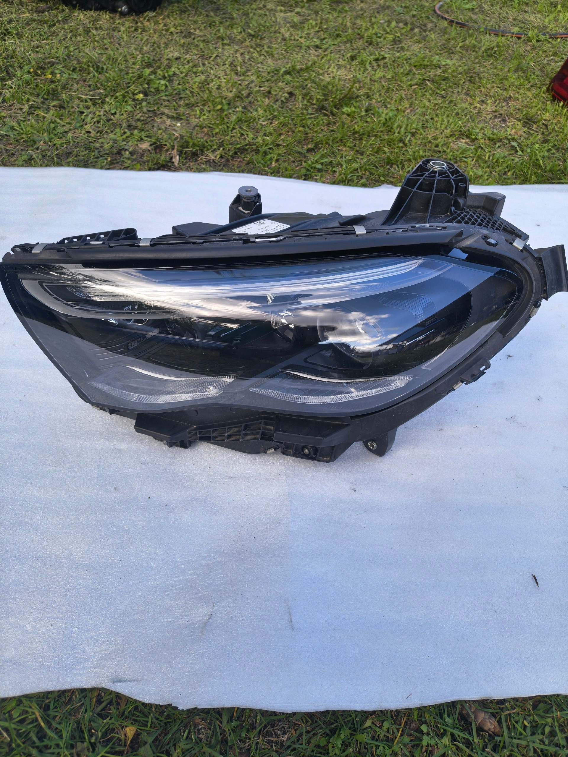 ДЮЙМА ФАРА ПОВНИЙ LED (СВІТЛОДІОД) DIGITAL LIGHT MERCEDES W214 A2149064102 