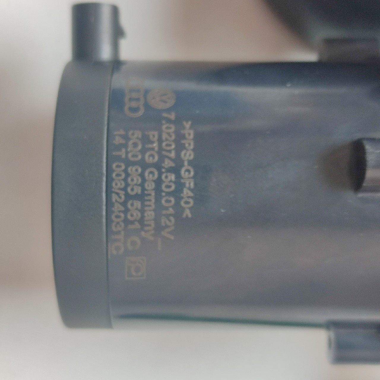 НАСОС ВОДИ VW ПАСАТ B8 5Q0965561C 