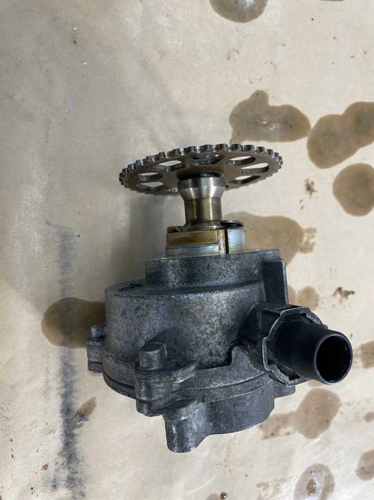 ВАКУУМНИЙ НАСОС BMW OE 200400089 E90 E91 E60 E61 F10 F11 3.0 N53B30A 
