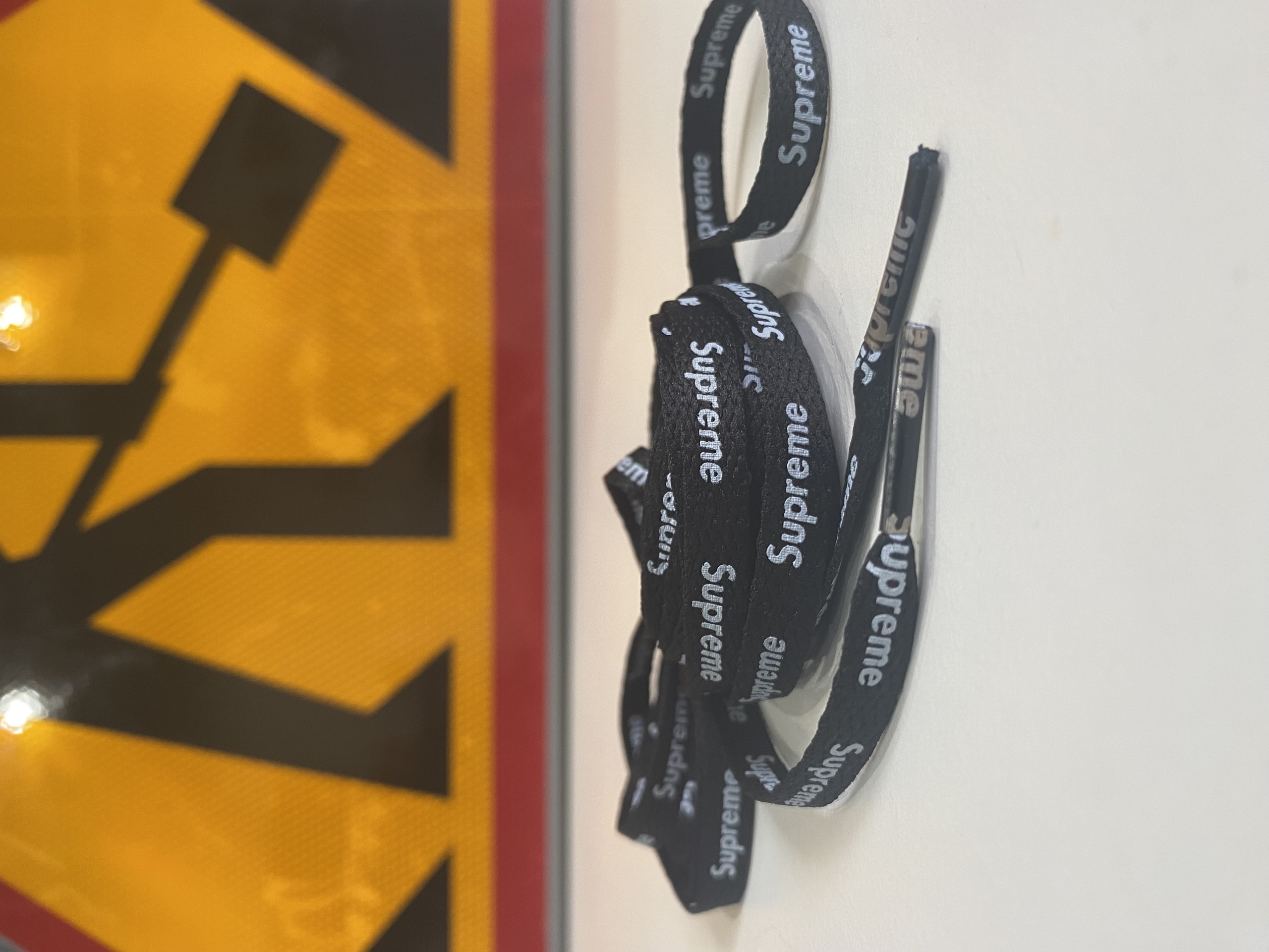 Nowe czarne sznurówki supreme | Elbląg | Kup teraz na Allegro Lokalnie