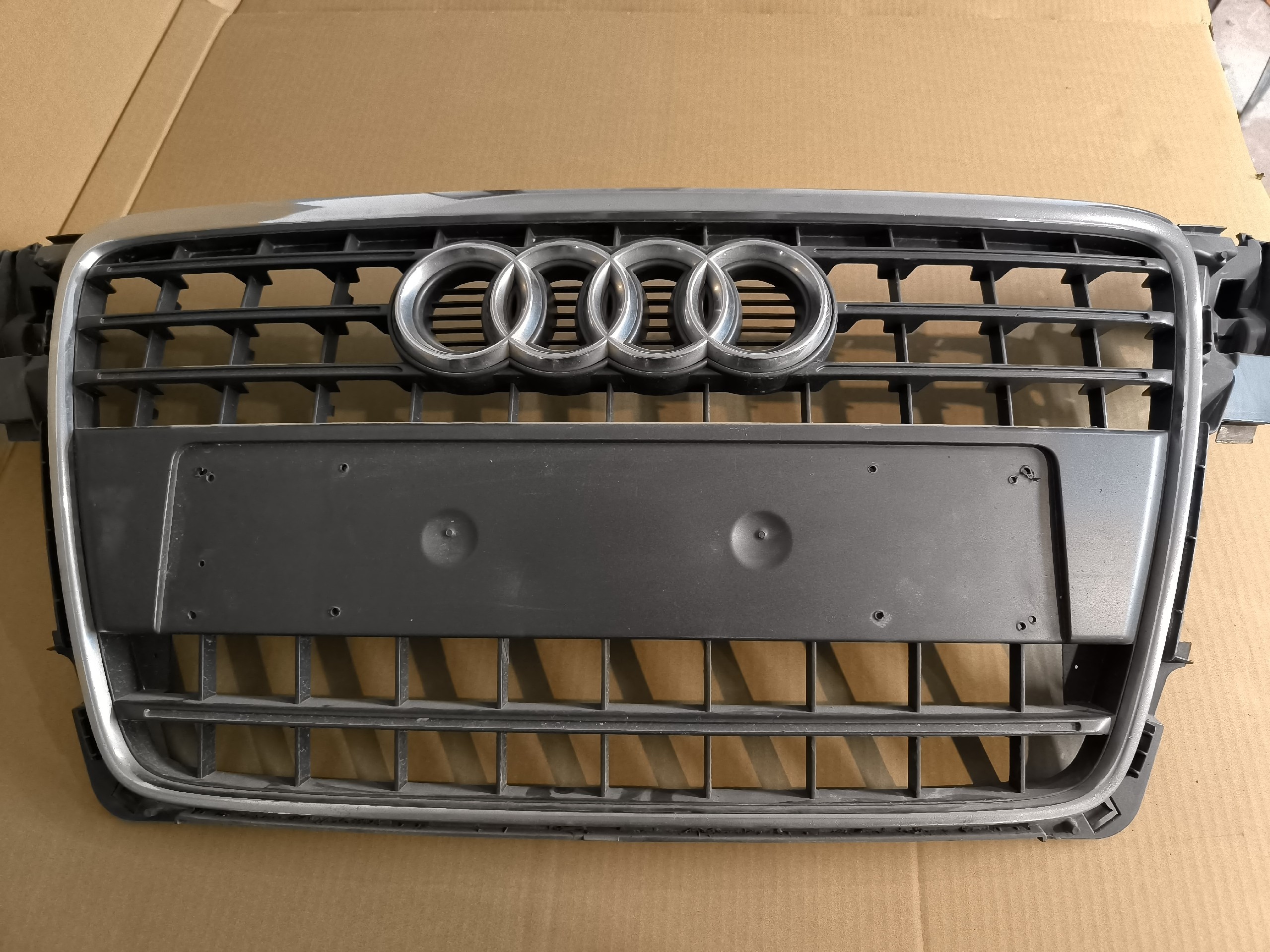 РЕШІТКА РАДІАТОРА РЕШІТКА ПЕРЕДНІЙ AUDI A4B8 8K0853651 
