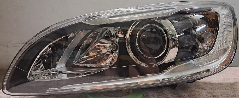 ФАРА КСЕНОН ПЕРІД ЛІВА НОВА VALEO DO VOLVO V60 2014 D4 (31698818) 