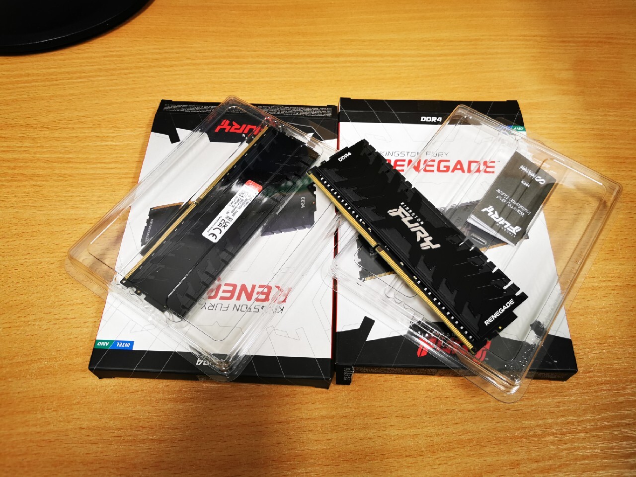 Kingston fury Renegade DDR4 3600mhz 32GB | Różan | Licytacja na Allegro Lokalnie