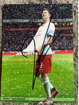 Robert Lewandowski Autograf Oryginalny Bayern Kup Teraz Za 95 00 Zl Poznan Allegro Lokalnie
