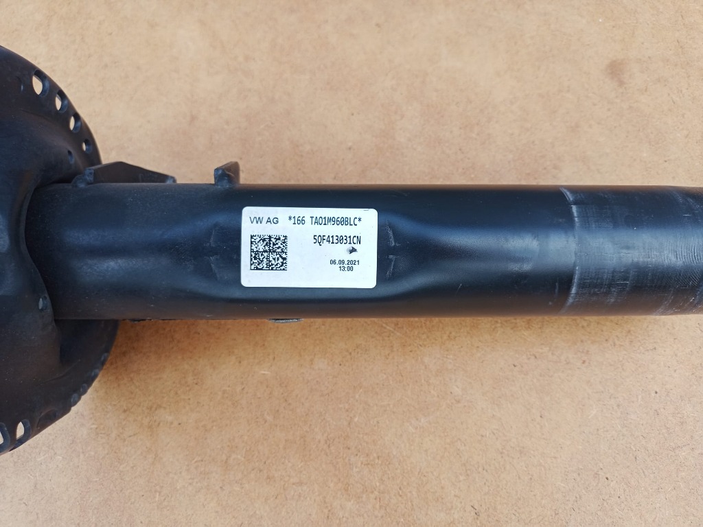 AUDI Q3 83A 2021 ПЕРІД ПРАВИЙ АМОРТИЗАТОР 5QF413031CN 
