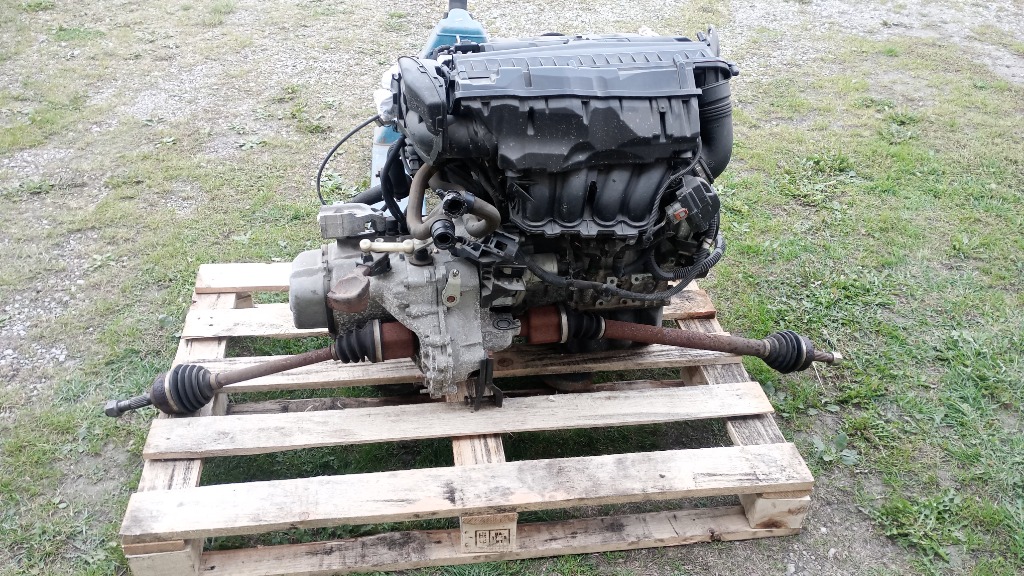ДВИГУН PEUGEOT 208 1,4 16V VTI PSA 8F01 