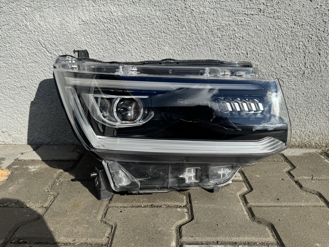 ФАРА ПРАВА ПЕРЕДНЯ VOLKSWAGEN AMAROK II IQ LIGHT N1XB13E016DE 