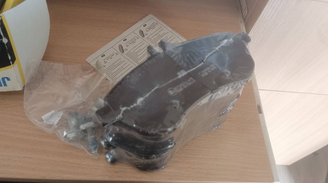 КОЛОДКИ ГАЛЬМІВНЕ JURID ПЕРІД MERCEDES W204 C180 573257J I ІНШІ 