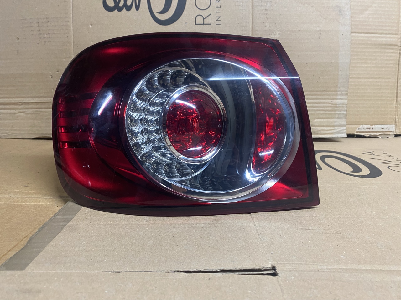 VM GOLF 5+ ФАРА ЛІВИЙ ЗАД 5M0945095S 