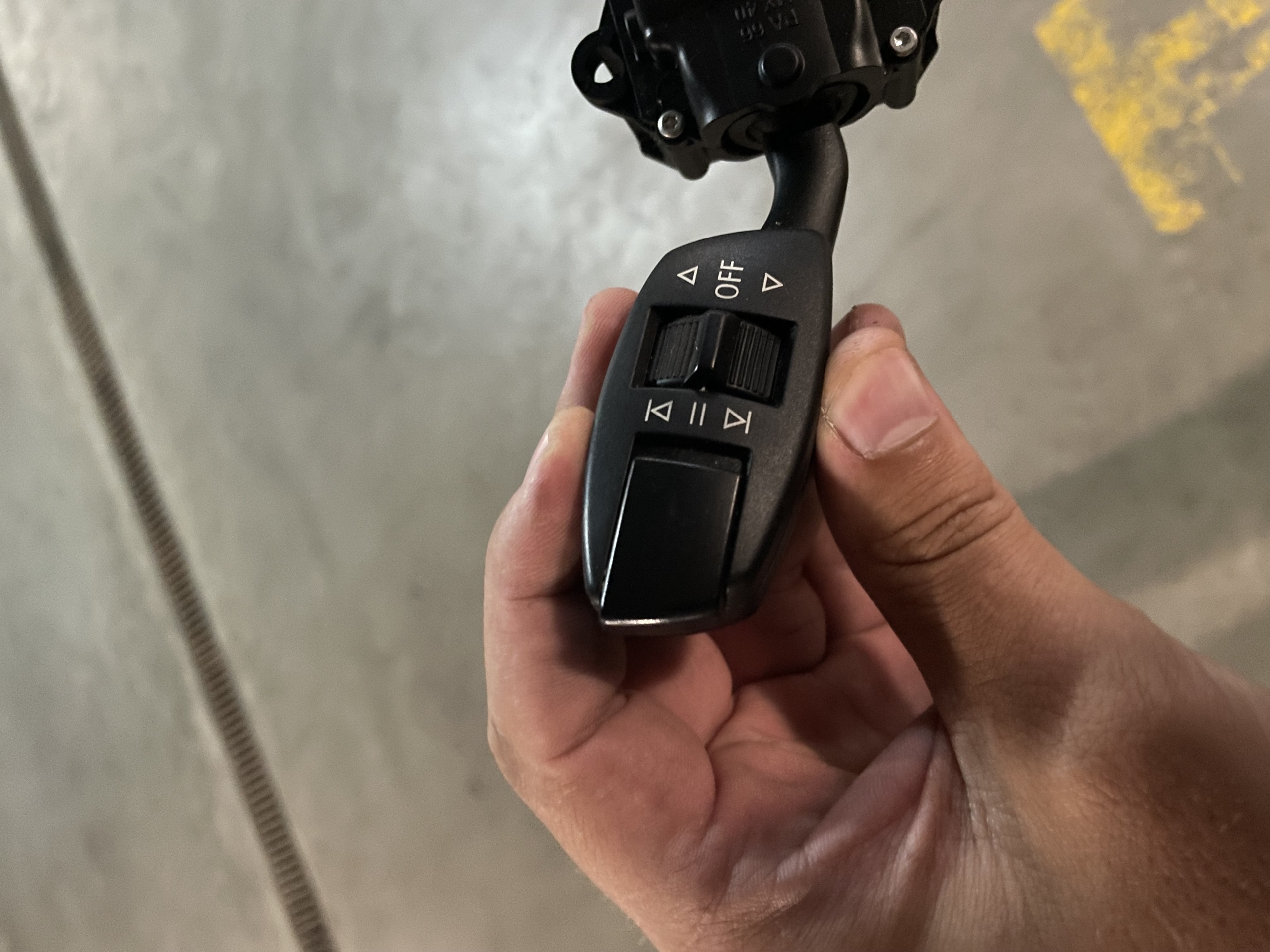 Manetka od aktywnego tempomatu BMW e60 | Warszawa | Ogłoszenie na ...