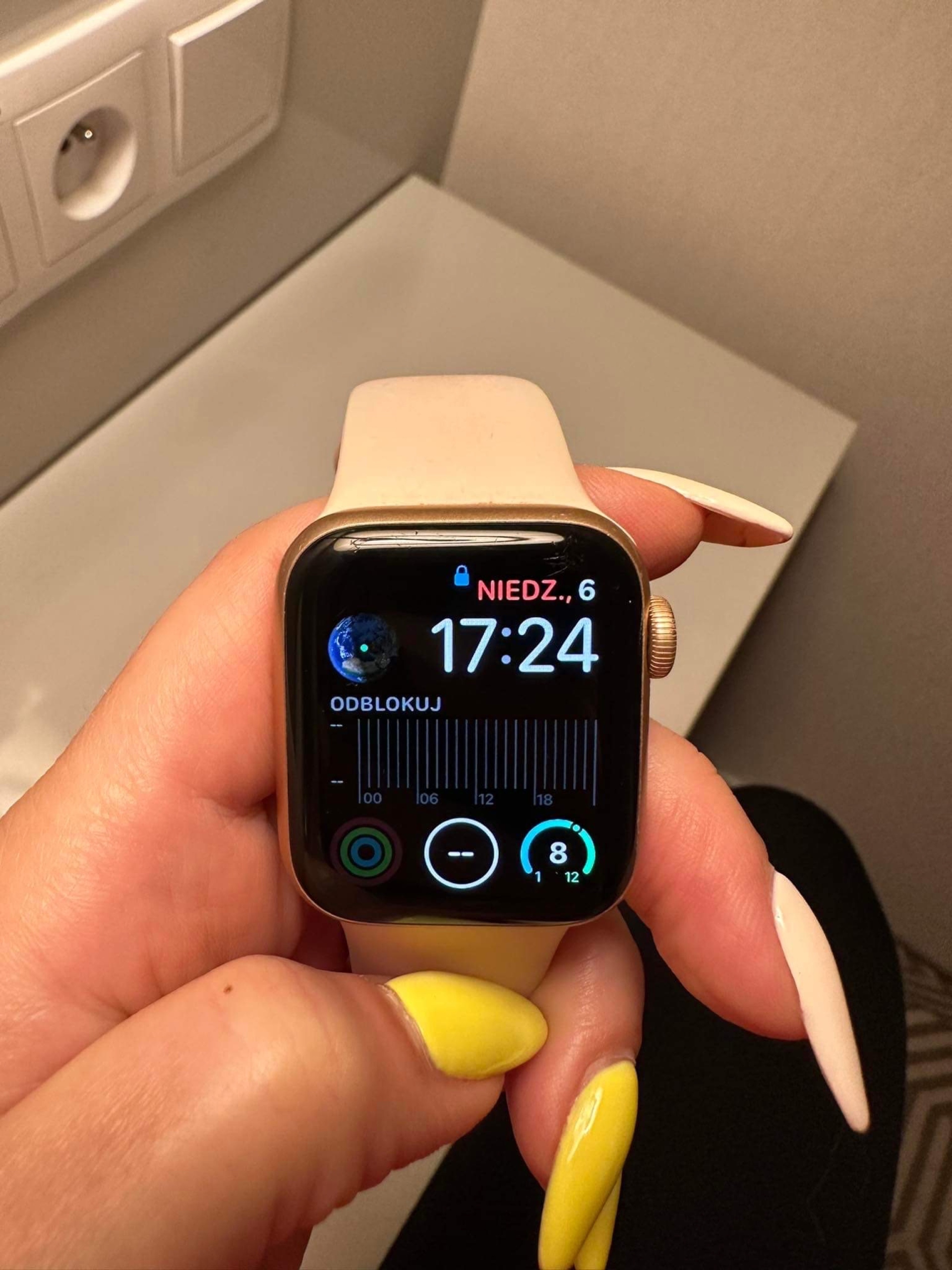 Apple Watch 5 40 mm Gold Alu Pink model A2092 | Wolica | Kup teraz na ...