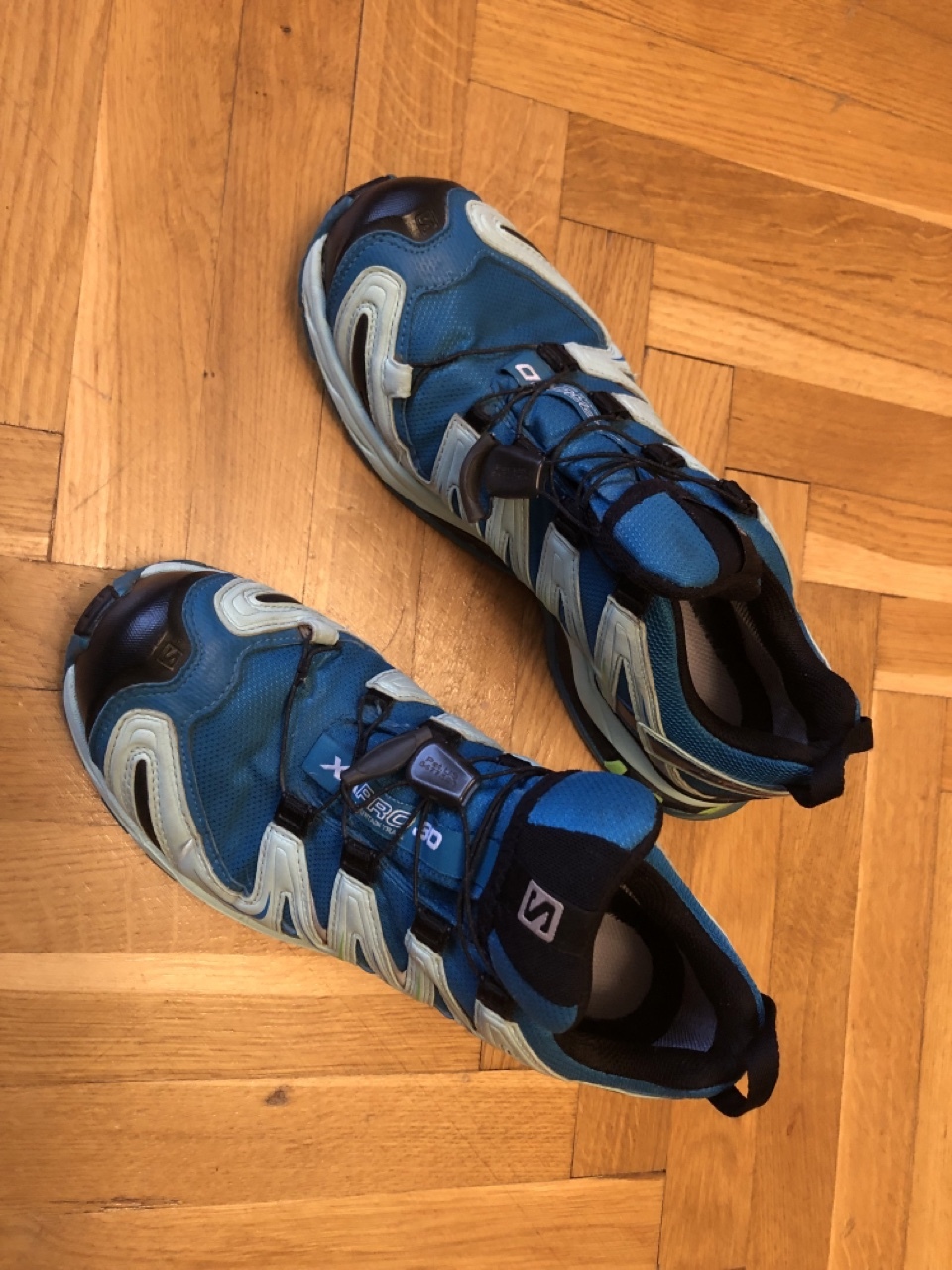 asics gelfeather glide 4