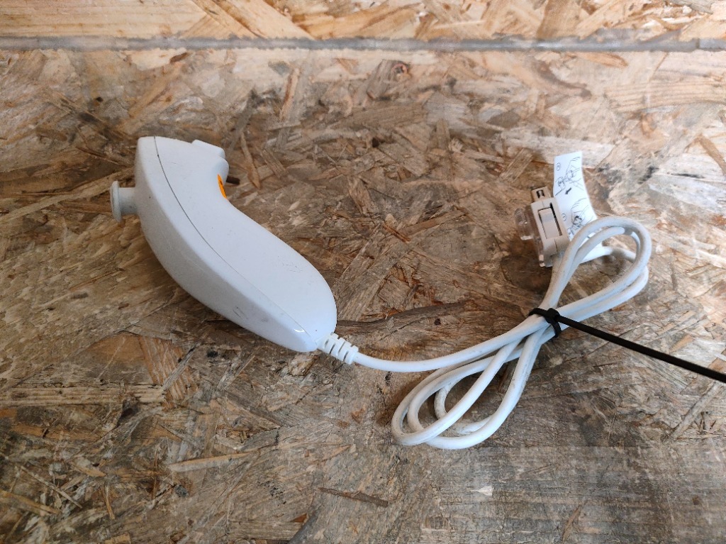 Wii - take様 Wii 訳ありお買い得】Nintendo wii 本体 (蓋なし) シロ ☆すぐ遊べる