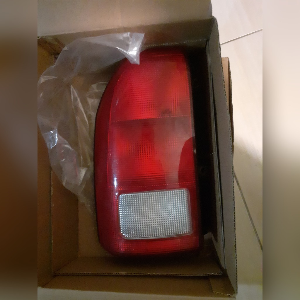 Lampa tył Suzuki Grand Vitara 98/05 Kup teraz za 200,00