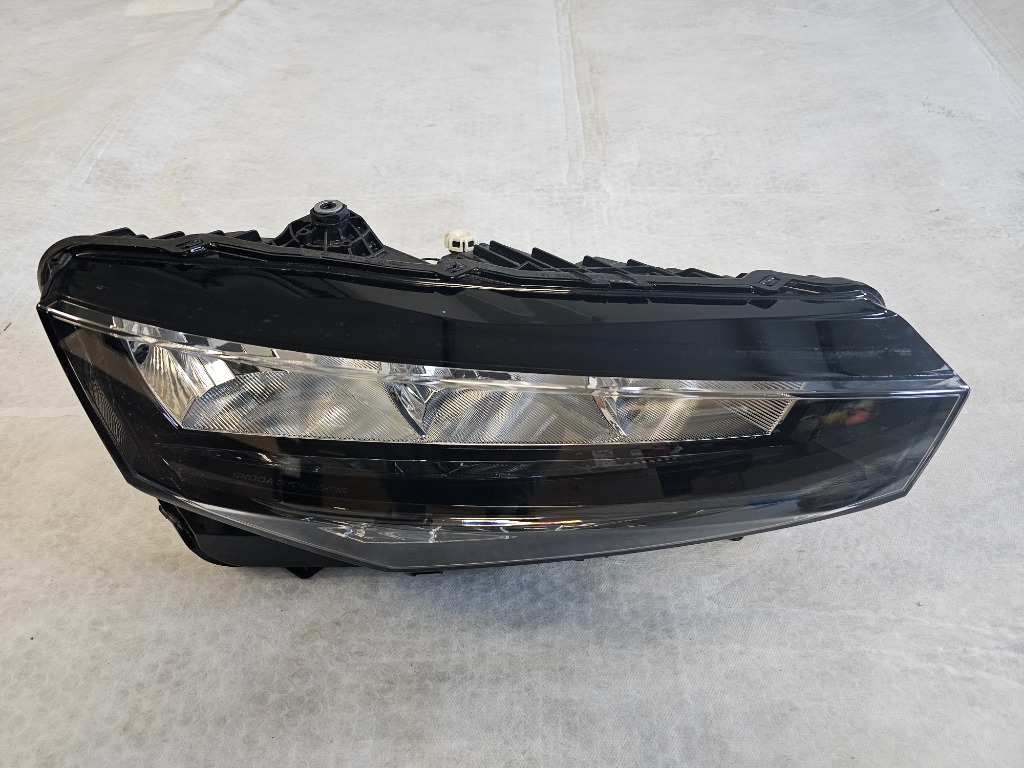 ФАРА ПРАВИЙ 655941016 + РЕШІТКА SKODA SCALA, SKALA РЕСТАЙЛ ХОРОШИЙ СТАН 