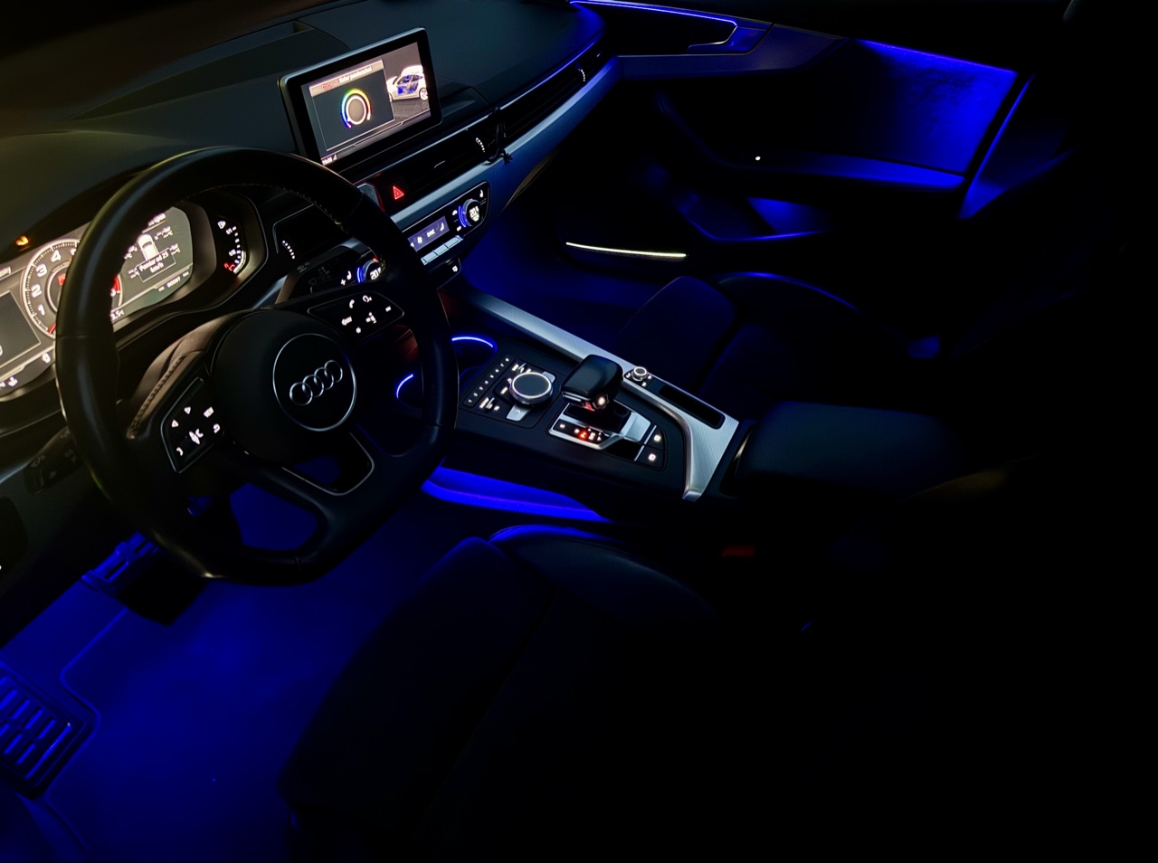 МОНТАЖ ОСВІТЛЕННЯ AMBIENTE KOLOROWEGO ОРИГІНАЛ - QQ2 AUDI A4 B9 A5 F5 