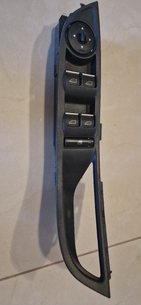 panel z przyciskami drzwi kierowcy Ford Focus MK3 lift Malbork Kup