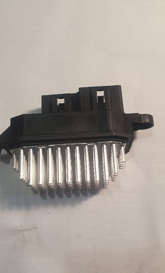 REZYSTOR DMUCHAWY RENAULT MEGANE III 271502874R | WARSZAWA | Kup teraz ...