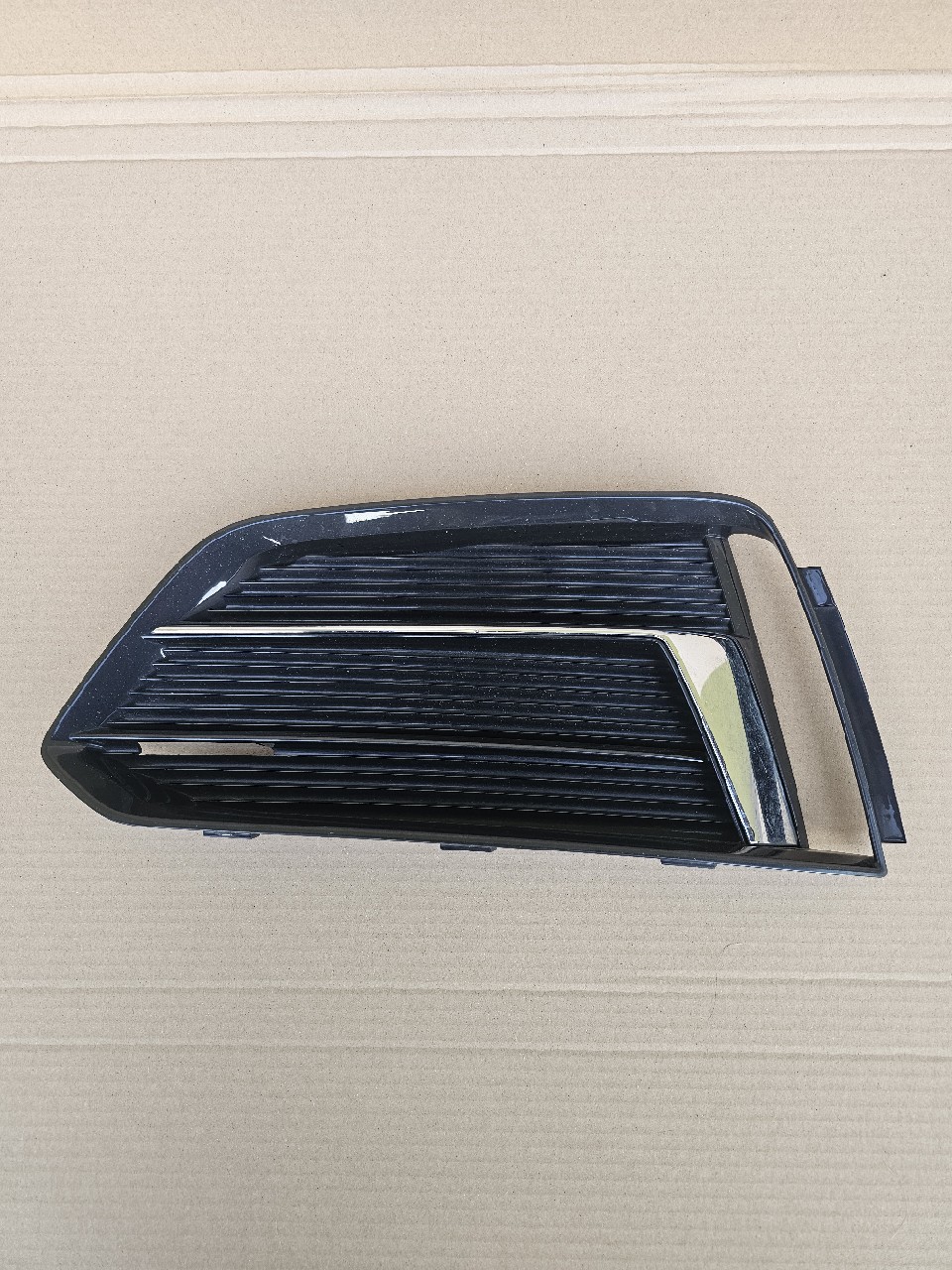 РЕШІТКА БАМПЕРА ЛІВИЙ ПЕРІД AUDI A5 F5 8W6807681MLI 