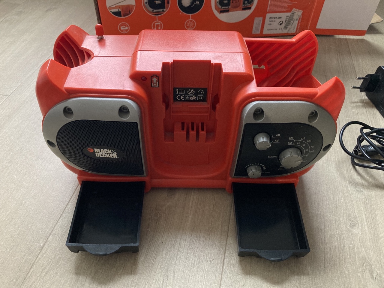 Radio ładowarka Black&Decker R123F2 12V Warszawa Kup teraz na