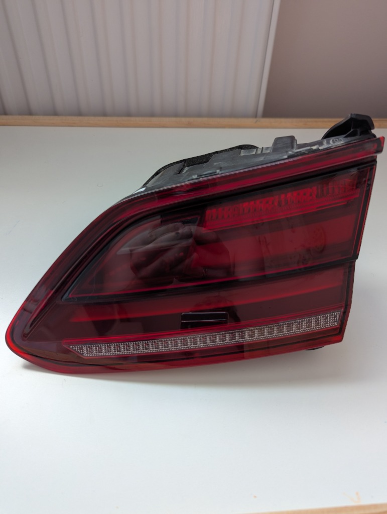 ФАРА LED (СВІТЛОДІОД) ЗАДНЯ ПРАВА ARTEON ЗАД 3G8945308N 