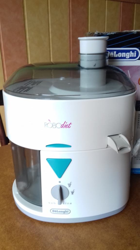 Sokowirówka KC 400 DeLonghi Kup teraz za: 70,00 zł Sokowirówka DeLonghi KC 400