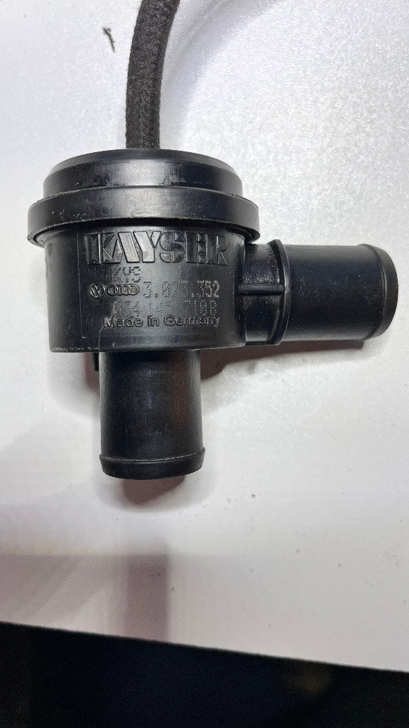 BLOW ВИКЛЮЧЕНИЙ КЛАПАН ТУРБІНИ AUDI S2 ABY 034145710B 