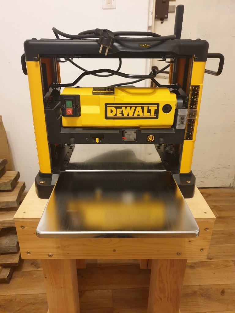 Dewalt Dw733 230v Portable Thicknesser 1800w atelieryuwa.ciao.jp