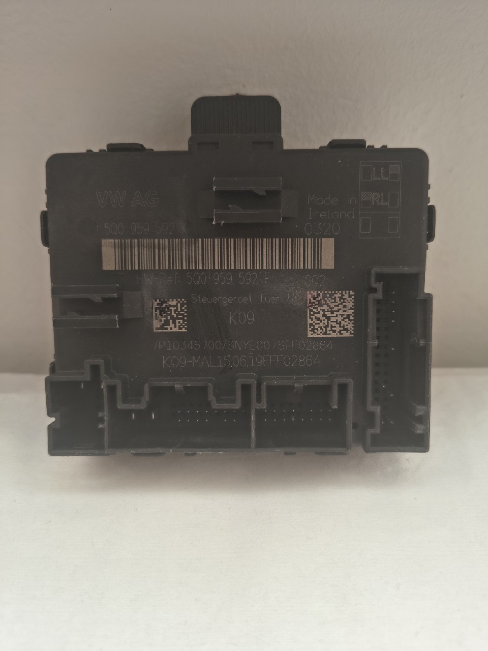 МОДУЛЬ БЛОК КЕРУВАННЯ ДВЕРІ VW AUDI 5Q0959592K 
