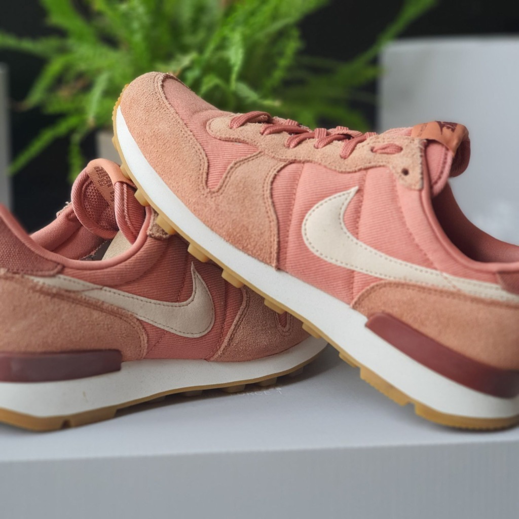 nike internationalist 38.5