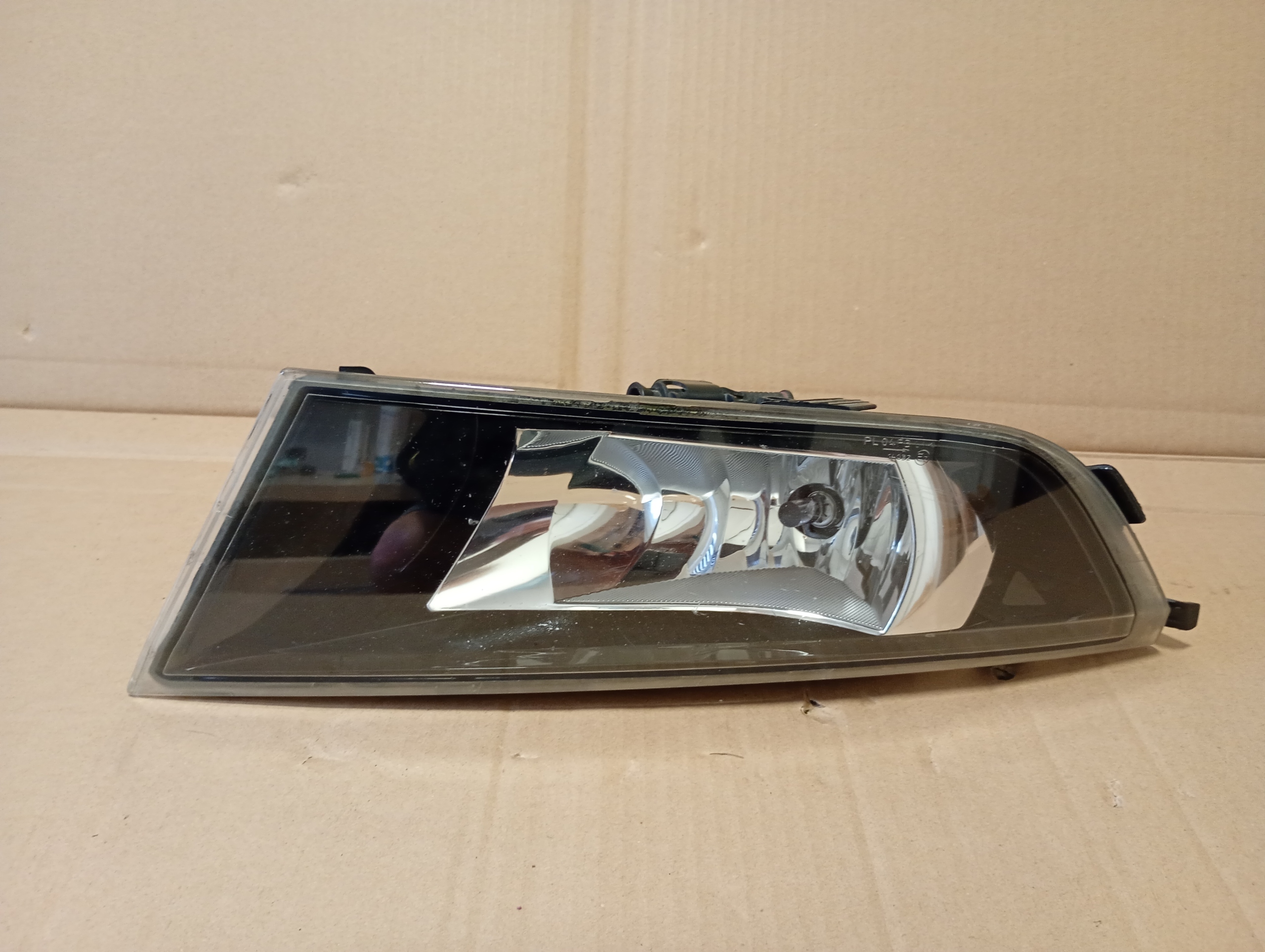 SKODA FABIA 3 3 РЕСТАЙЛ ГАЛОГЕН ФАРА ТУМАННА ЛІВА ПЕРІД 6V0941699 
