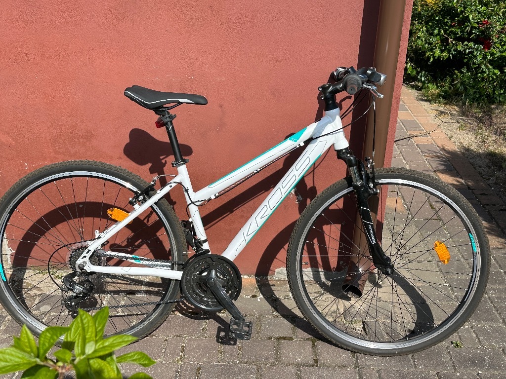 Rower Kross damski biały DM (17") 28" Kartuzy Ogłoszenie na Allegro