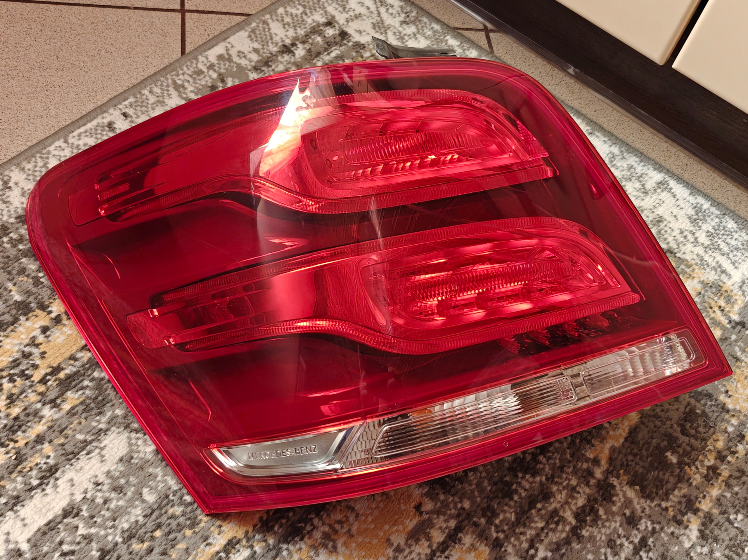 MERCEDES GLK РЕСТАЙЛ ЗАДНЯЯ ЛЕВАЯ ФАРА A2049065803 EU 204 