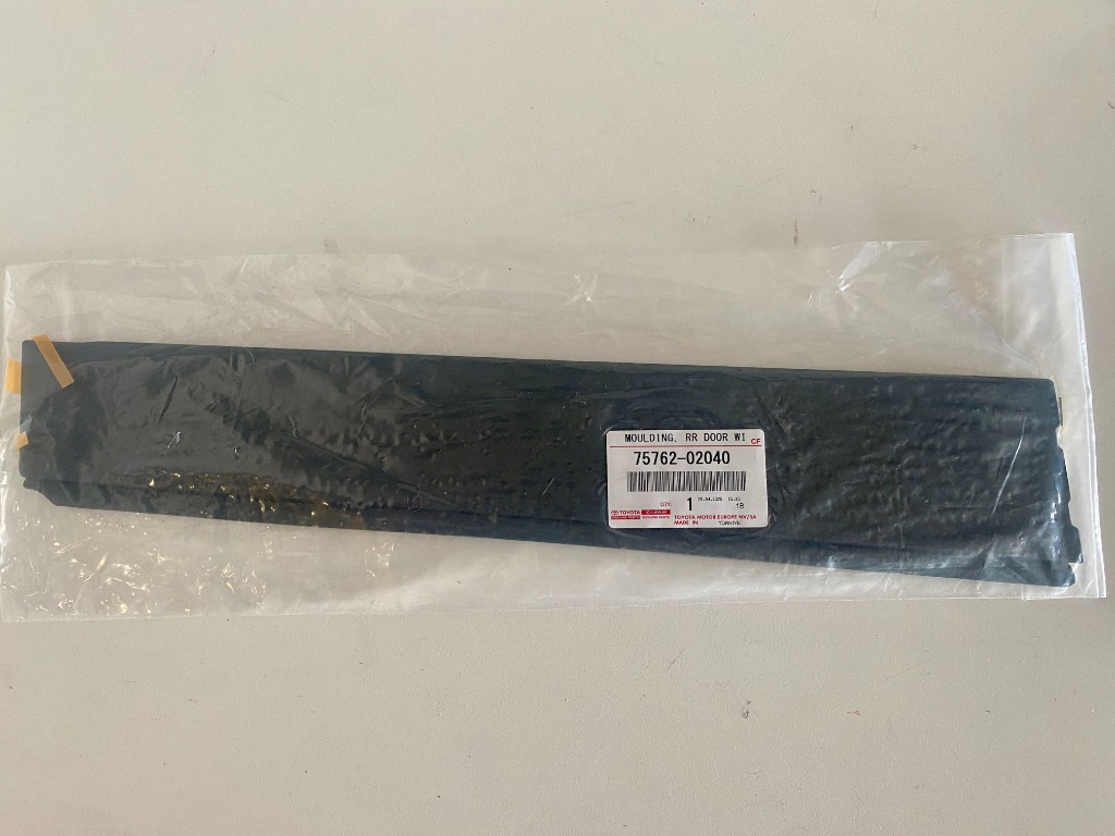 НАКЛАДКА ДВЕРІ ЛІВИЙ ЗАД 75762-02040 TOYOTA COROLLA 