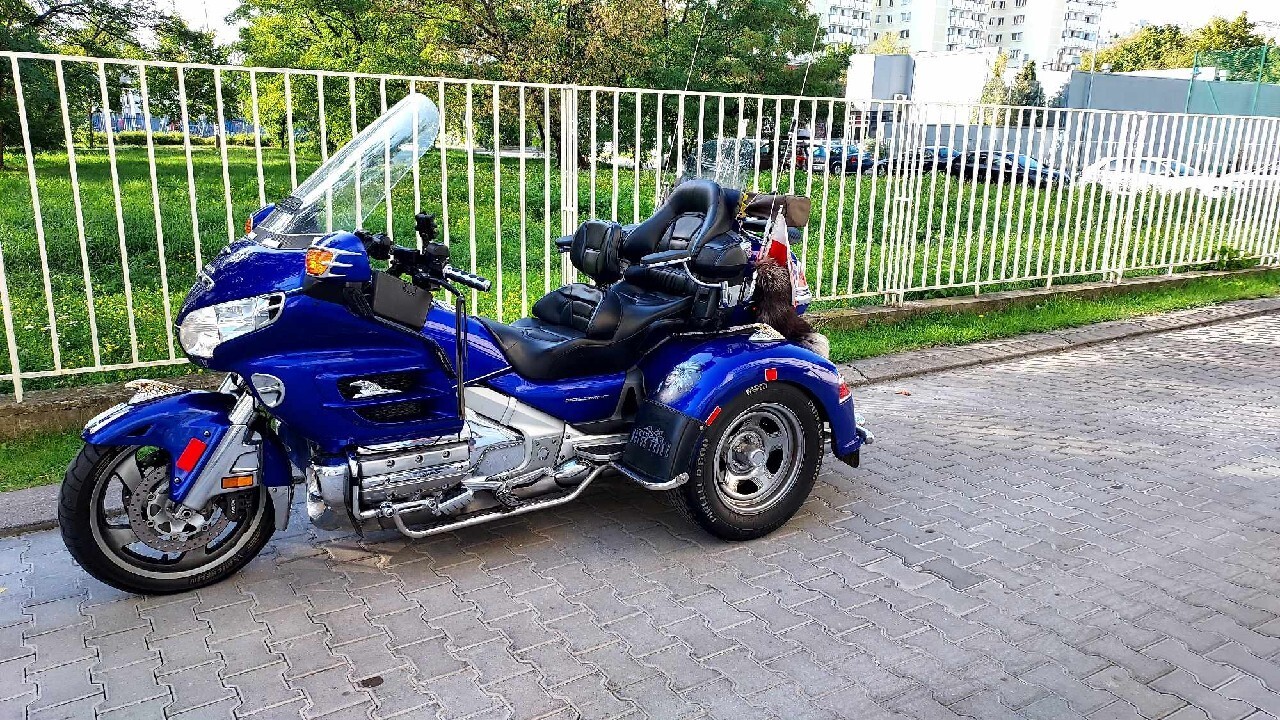 Honda goldwing top trike cena