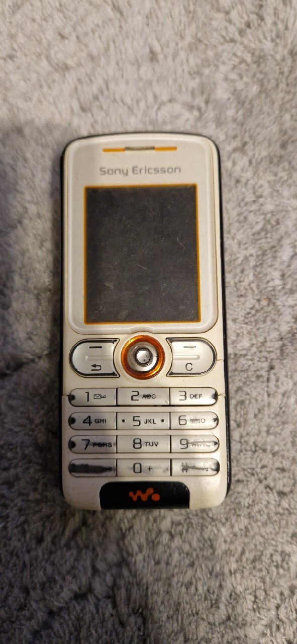 Sony Ericsson w200 klasyk komórka odzysk Gold 118 Giżycko Licytacja