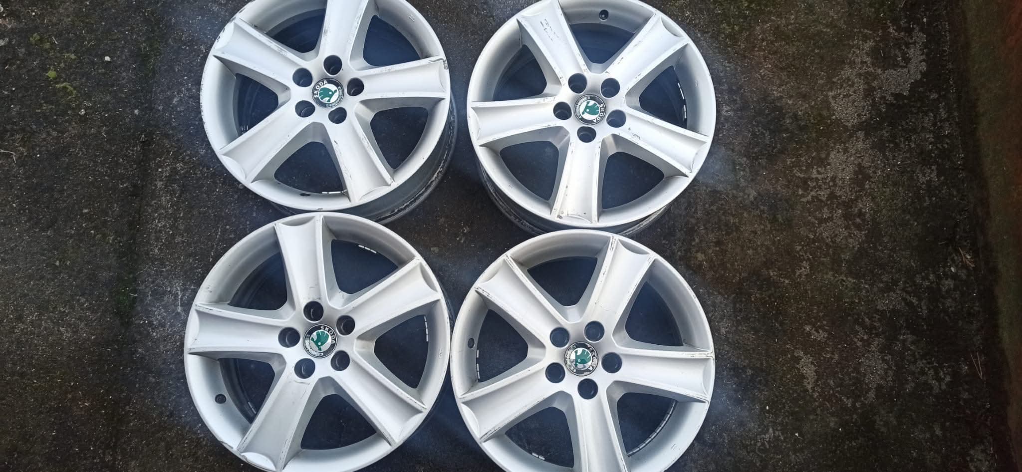 КОМПЛЕКТ ДИСКІВ АЛЮМІНІЄВИХ SKODA OE 16R 6Y0 